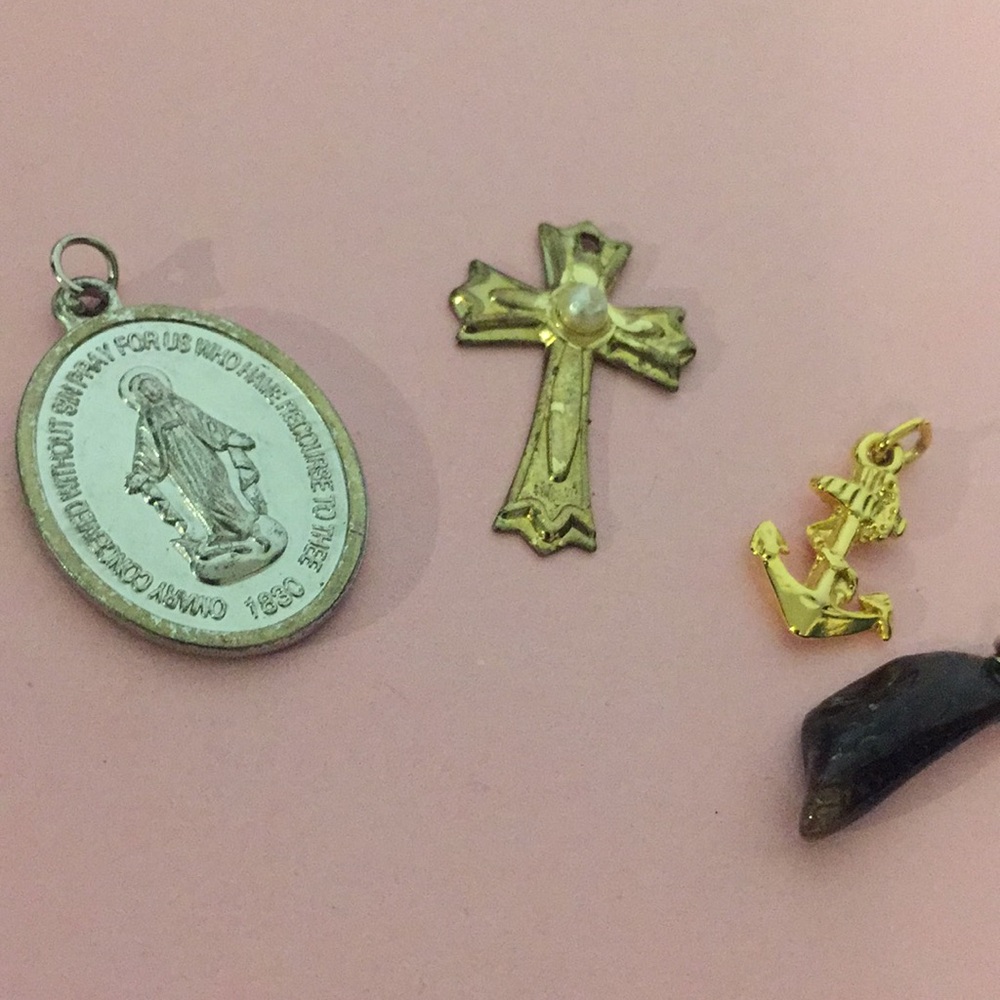 Set of four vintage pendants jewelry - Picture 2 of 6